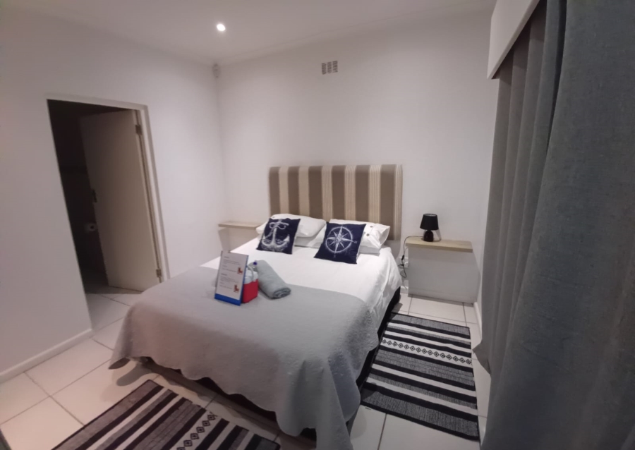 6 Bedroom Property for Sale in Paradise Beach Eastern Cape